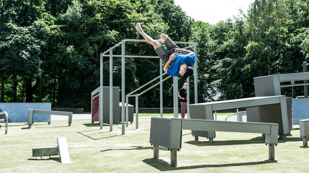 Guy doing parkour